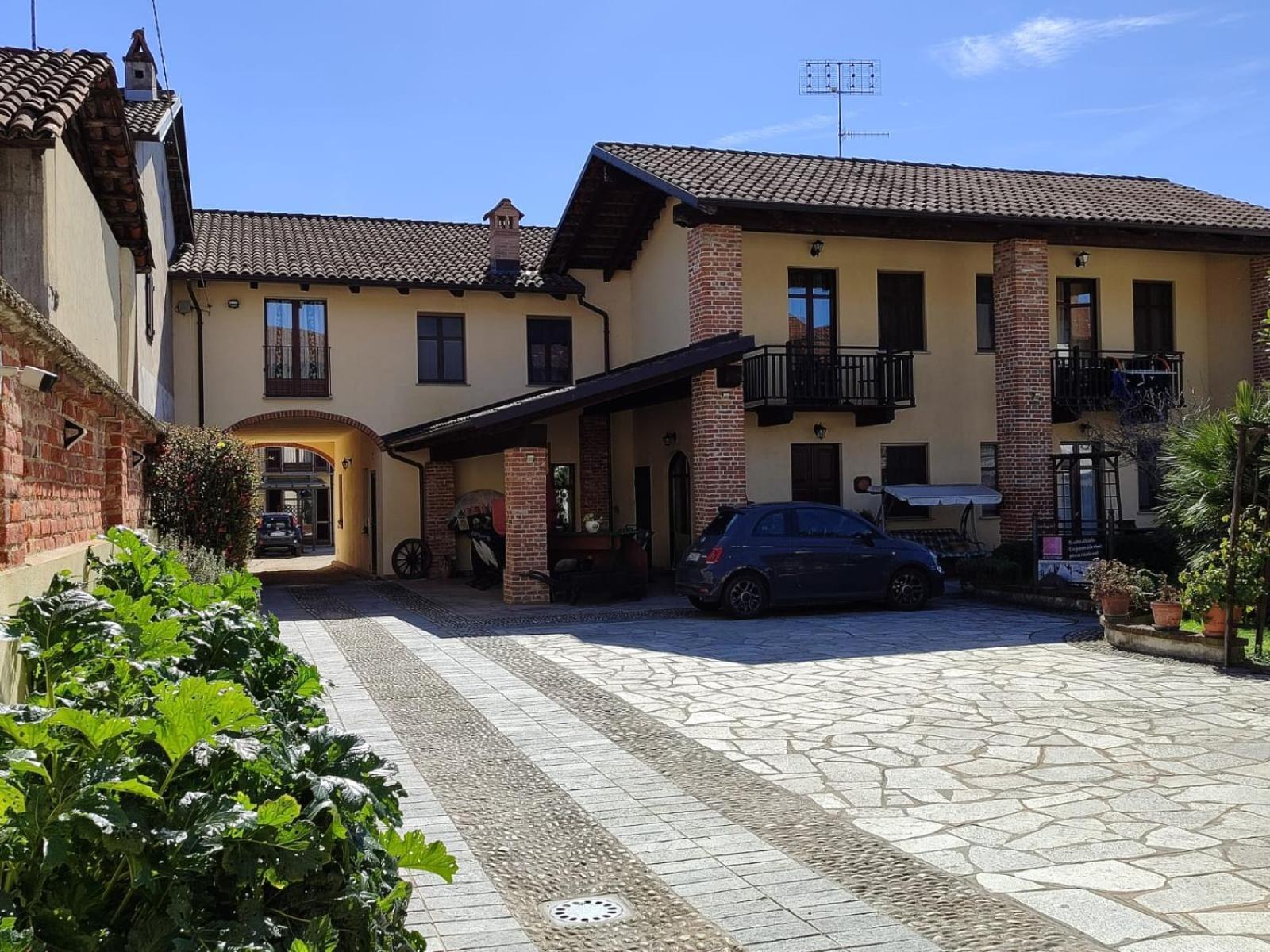 Al Calar Della Sera Sommariva del Bosco Esterno foto